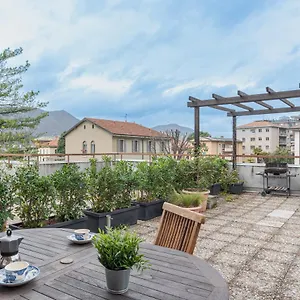 Center Apartments! Como