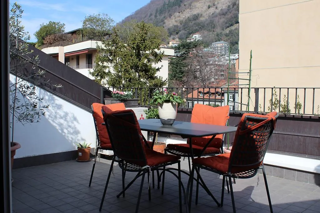 Snug Nest Apartment Como Italy